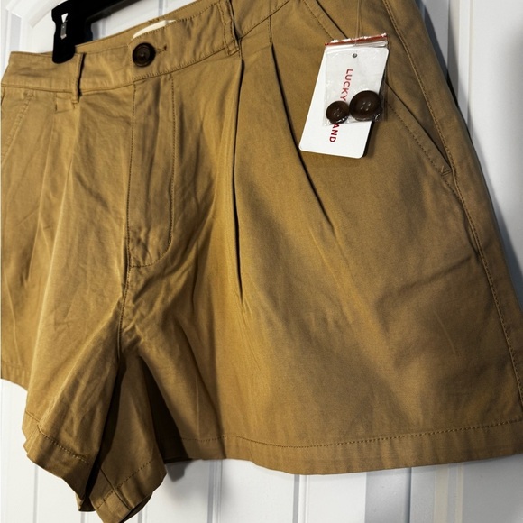 Lucky Brand Women's Tan Shorts NWT - Picture 3 of 6